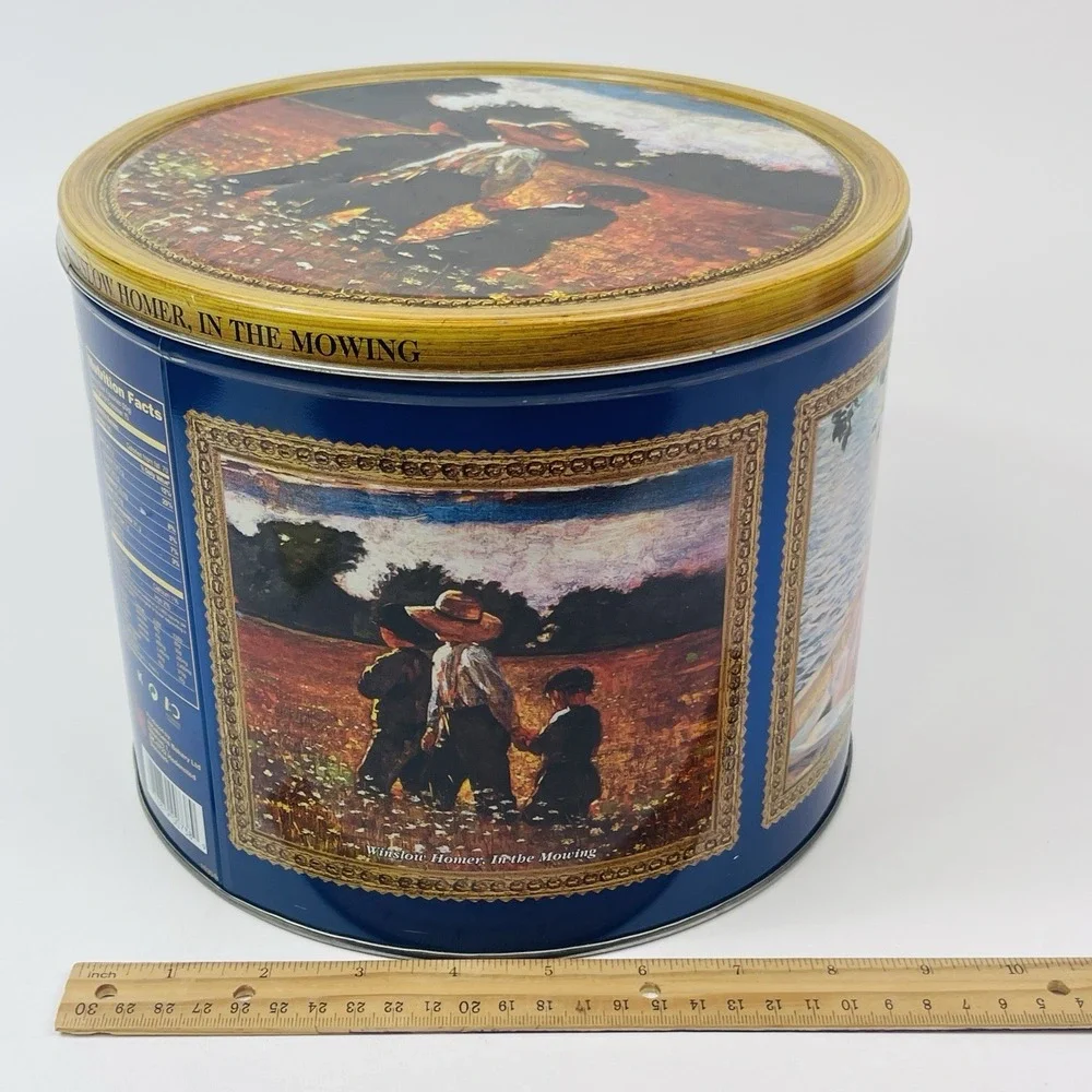 Danish Holiday Cookie Tin The Masters Large Round 7.5x9